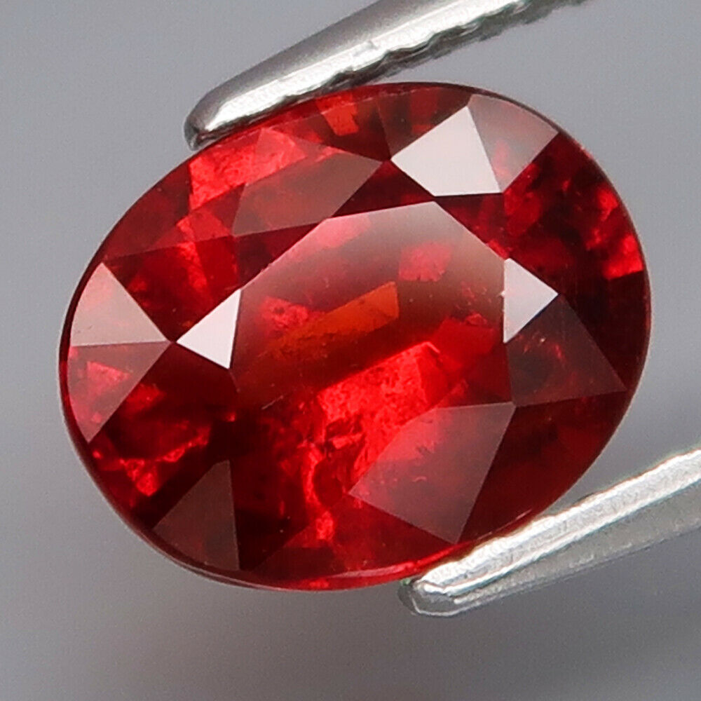 2.62ct.outstanding Color&full Fire! Natural Red Spessartite Garnet Africa