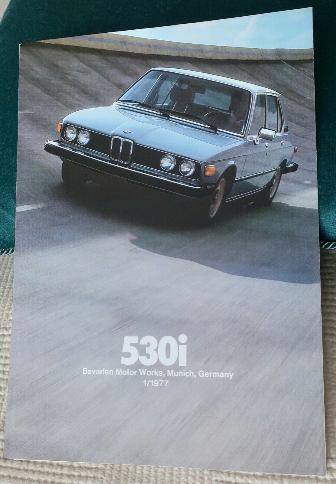1977 Bmw 530i Sales Brochure - Fold Open Pages -  530i Specs And Cutaway Photos