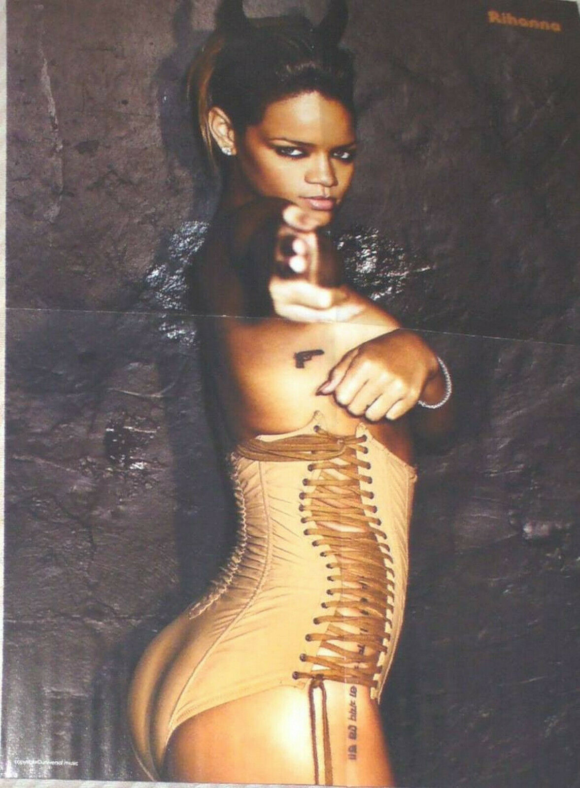 Sexy Rihanna Beautiful Glossy Finnish Fold Out Poster 2010 In Mint Condition Wow