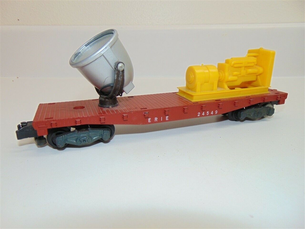 Vintage American Flyer 24549 Erie Searchlight Flat Car Red/Silver/Yellow S Gauge